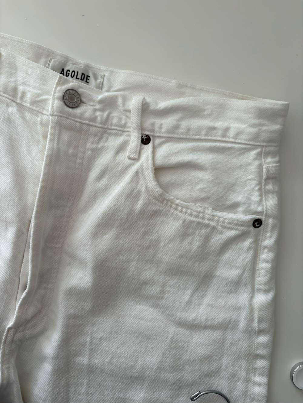 AGOLDE Stella High Rise Organic Cotton White Wash Denim Shorts
SZ 29 - Picture 9 of 12